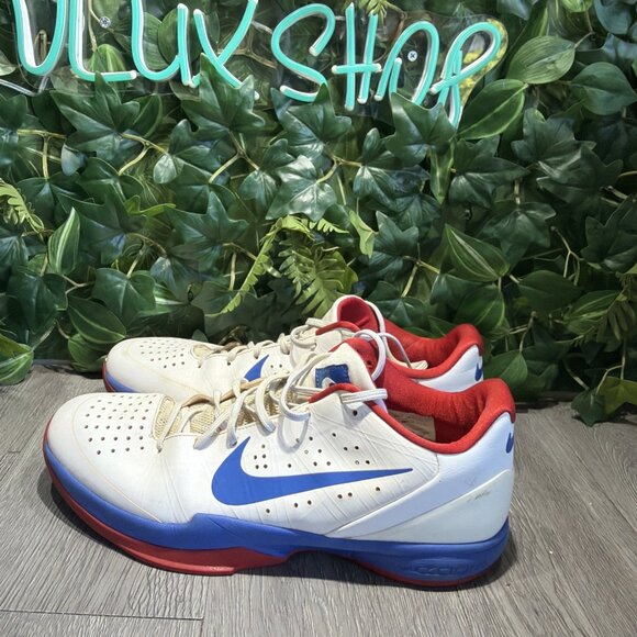 Athletic_Shoes